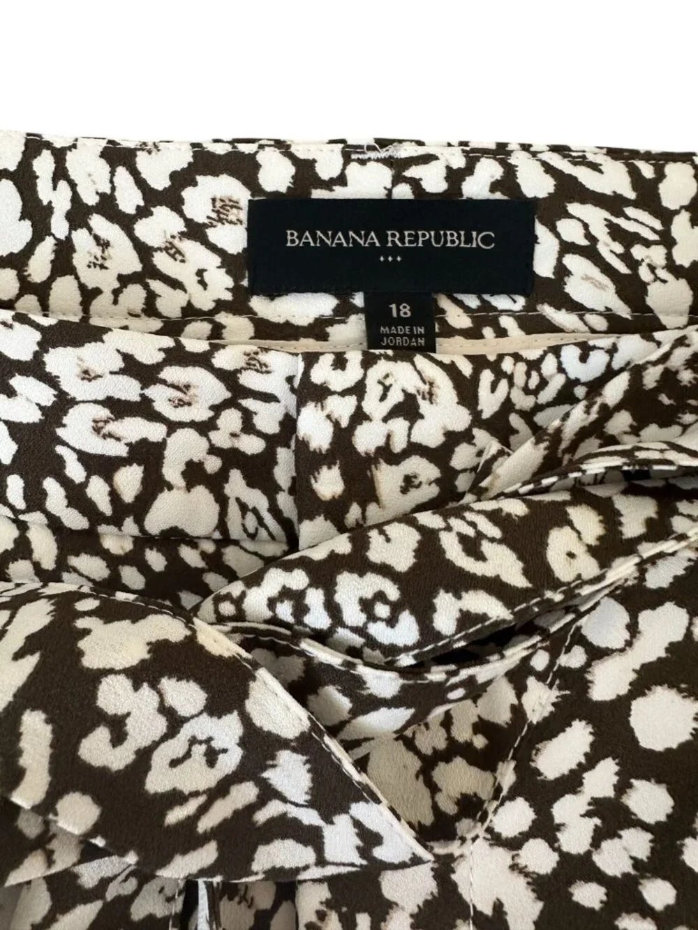BANANA REPUBLIC Brown White Animal Print Belted Shorts Size 18